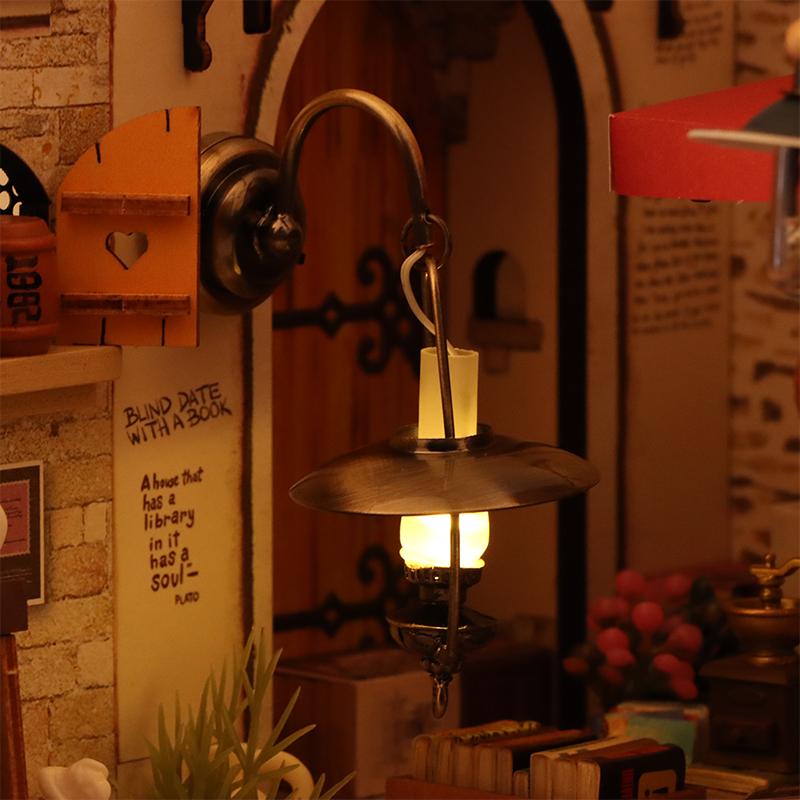 1:12 Dollhouse Led Lamp Vintage Kerosene Lamp Wall Lamp Model Dollhouse Furniture Lighting Decoration Dolls House Accessories