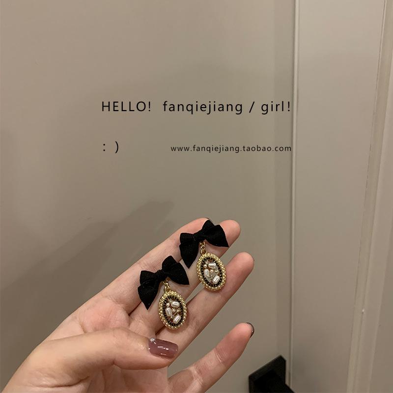 French Retro Zircon Pearl Stud Earrings - Elegant, Versatile Light Luxury Design for Women