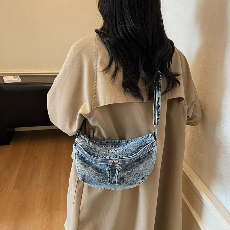 Denim messenger bag women's large-capacity literary and artistic fan shoulder bag 2025 autumn new fashion personalized trend small bag
