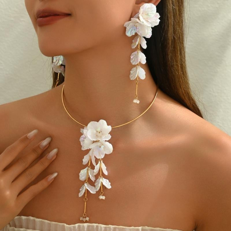 Nature Inspire Blooms Jewelry Set Comfort Fit Necklace Earrings Set Decoration for Casual or Formal Occasions