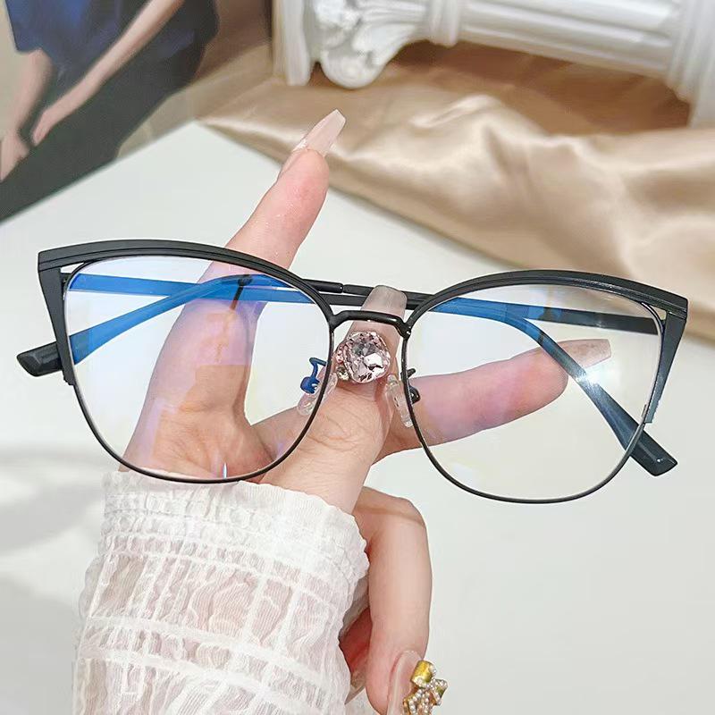 Women's 2025 Color-Changing Anti-Blue Light Metal Glasses - Fashionable, High-End, Color-Blocking Design