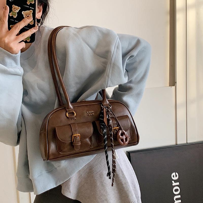 Nová módní retro kabelka Boston z roku 2025, taška Maillard, niche, dojíždějící, taška do podpaží, všestranná, s polštářem, dámská taška