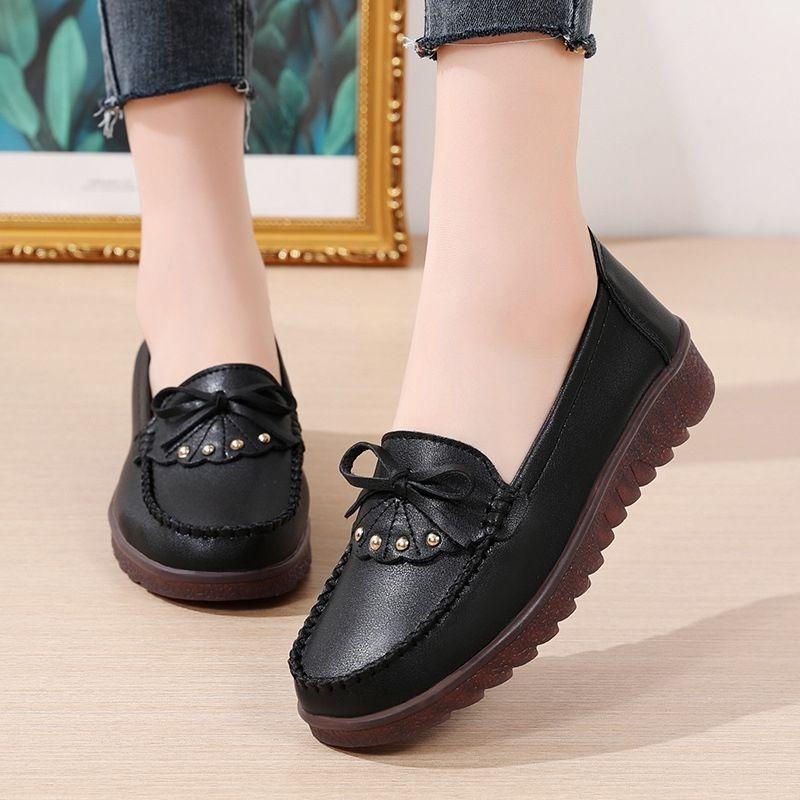 Spring new soft-soled mother shoes single shoes women's shoes comfortable middle heel commuting lazy shoes middle elderly leather shoes