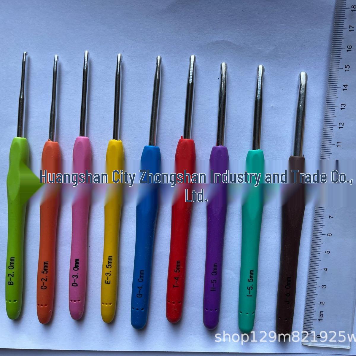 Сверхдлинный набор крючков для вязания крючком с мягкой ручкой из ТПЭ, стандарт США, 14 алюминиевых крючков с цветными ручками