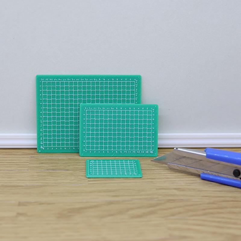 1 Piece Mini Simulation Plate Cutting Plate Model 1/12 Dollhouse Miniature Learn The Scene Accessories Doll Toys