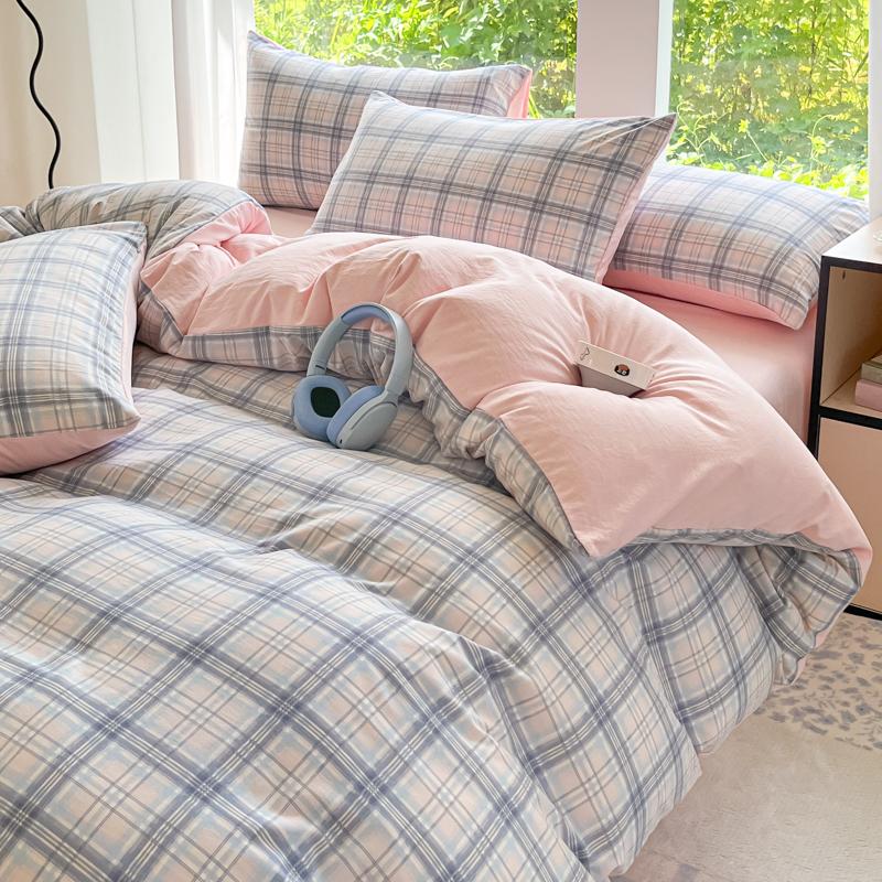 3pcs Simple, soft and skin-friendly duvet cover 3-piece set (1 duvet cover +2 pillowcases) (without core)Striped checkered