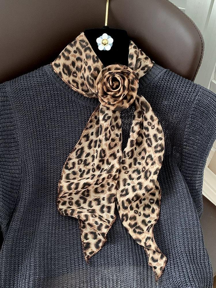 Korean atmosphere black polka dot rose silk scarf early autumn new fashion temperament versatile scarf accessories