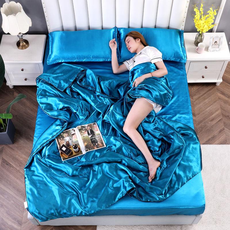 Luxury Summer Quilts Soft Emulation Silky Satin Quilted Quilt Machine Washable Air-conditioning Comforter Bedspread Thin Blanket