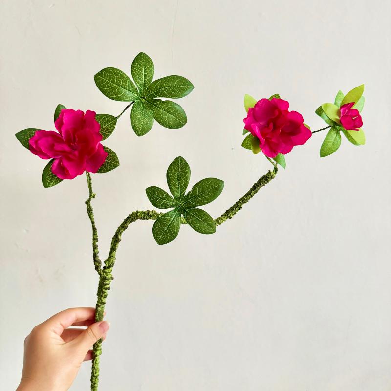 Künstliches Azaleen-Blumenarrangement: Grünpflanzen aus Kunststoff für Tischdekoration