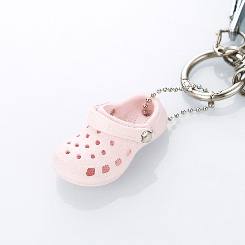 Neuer 3D Mini-Schuh-Schlüsselanhänger PVC-Schuh-Anhänger für Clogs Zubehör Damen Strandtasche Sandalen Schnalle Pin DIY Schmuck Dekoration