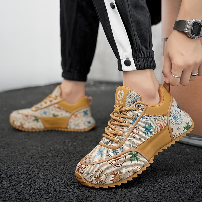 Men’s Sports Shoes Black Skateboard Shoes Student Fashion Printed Running Sneakers Plus Size