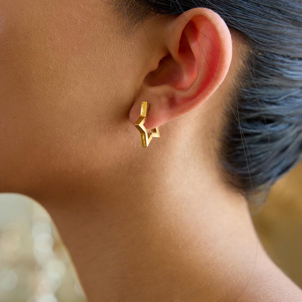 Classic 18K Gold Pentagram Hollow Glossy Earrings Jewelry
