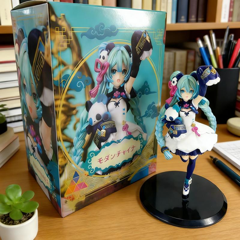 18cm Hatsune Miku Niedliche Schreibtisch-Figuren im chinesischen Stil, Mode-Panda-Actionfigur, Niedliches Mädchenmodell, PVC-Sammlerfigur, Ornament
