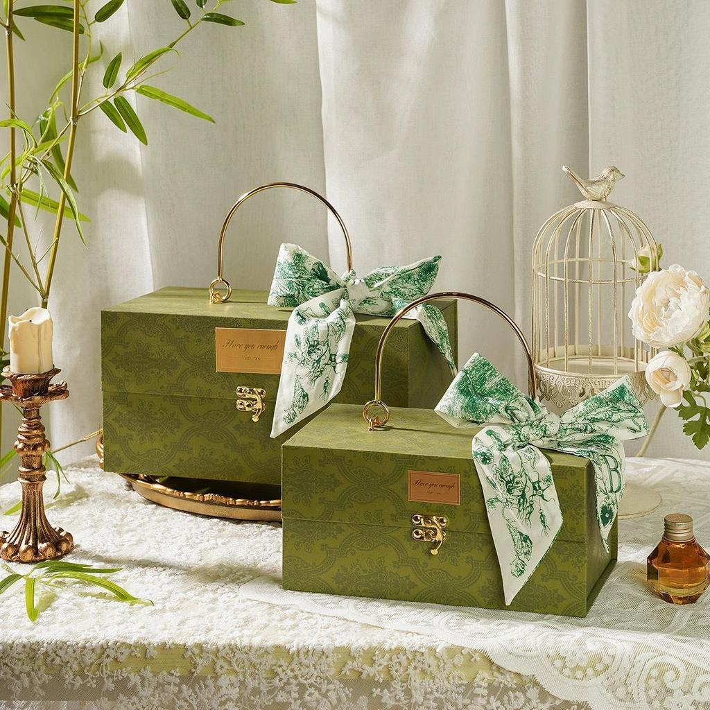 In-Stock Metal Flip-Top Wedding Favor Box for Gifts, Candy & Silk Scarves