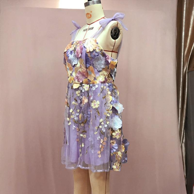 Elegantní 3D květinové výšivky Ženy Šaty s řemínkem Sladká krajka s ramenem Společenské šaty bez zad Jaro Léto Dámský župan