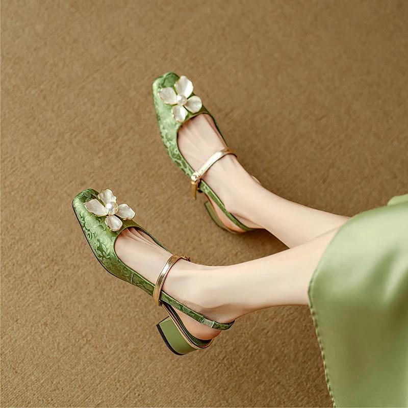 Fashion Retro Square Head Flower Buckle Strap New Women's Sandals 2025 Summer Slingback Med Heels Office & Career Shoes Sandalias Mujer