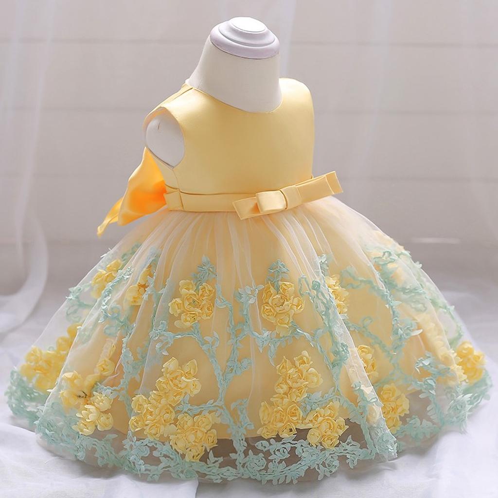Presentación con vestido de princesa para niñas