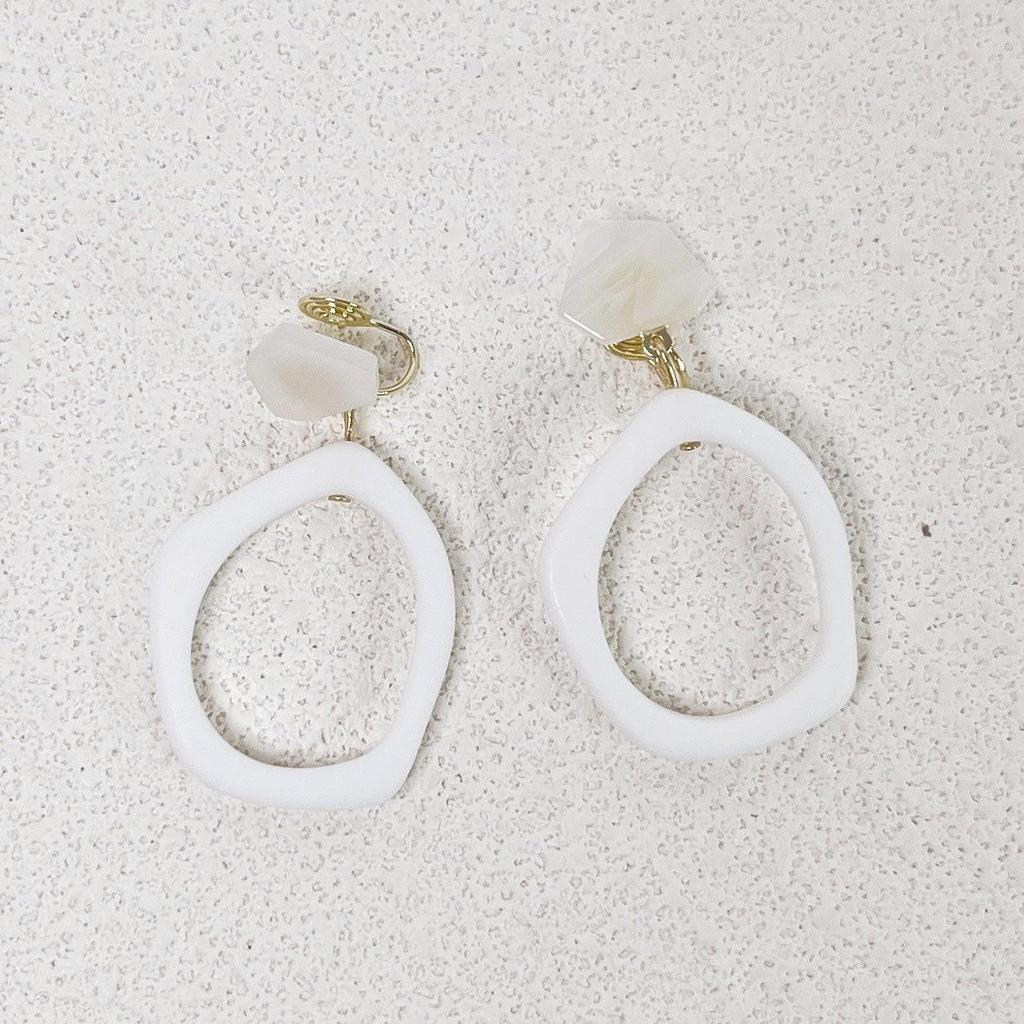 Vintage French Pearl No-Pierce Earrings: Elegant Luxury Clip-ons for Women