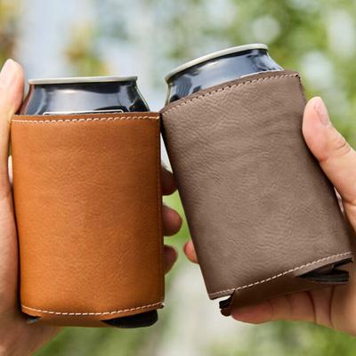 Housse en similicuir pour canettes de bière et de soda, housse isotherme pour boissons froides, facile à nettoyer et à transporter, excellent cadeau pour hommes et femmes