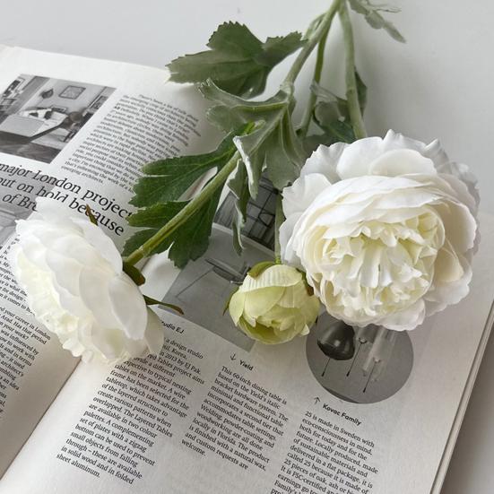 Artificial Ranunculus Asiaticus 2 Head Realistic Fake Silk Flower with Stem Home Office Wedding Party Faux Flower Decoration