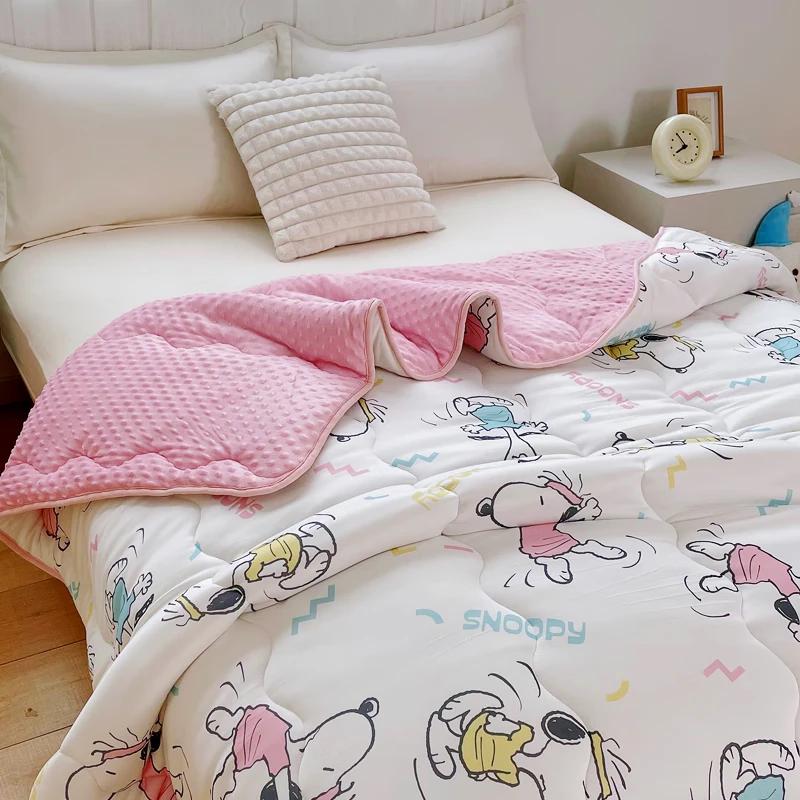 Snoopy Winter Dot Quilt