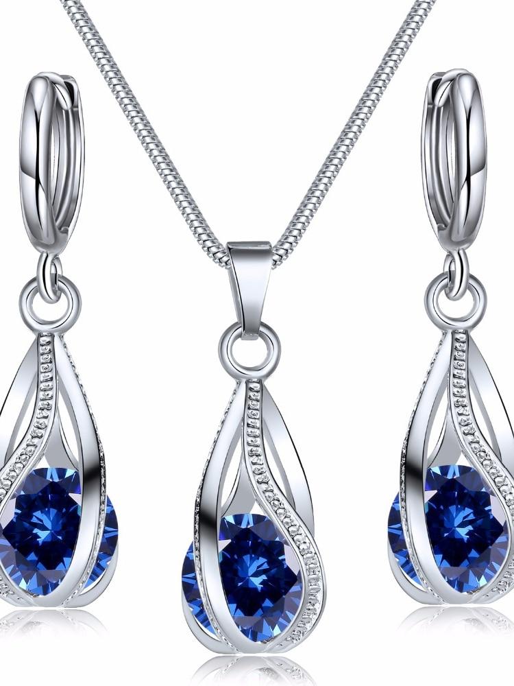 Ensemble Collier Boucles d'Oreilles 3 pièces Dames Luxe Léger Vent Alliage de Cuivre Pendentif Pierre Cristal Noir Section Clip d'Oreille Combinaison Bijoux