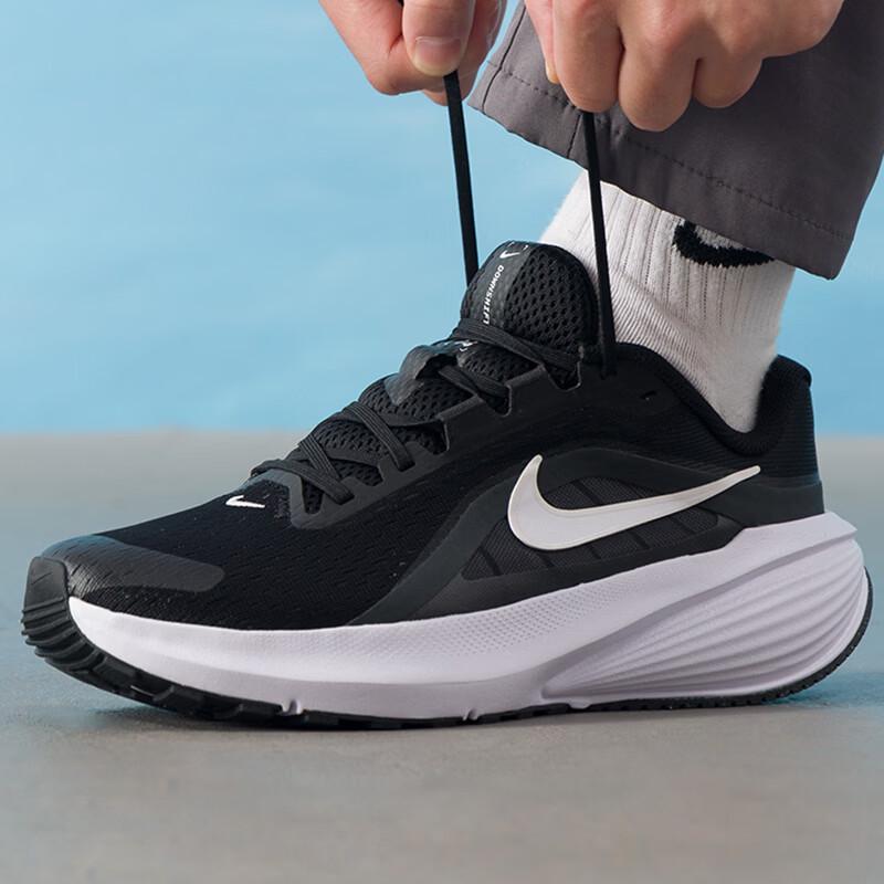 Nike Downshifter 7/24 Men s Running Shoes 10.5