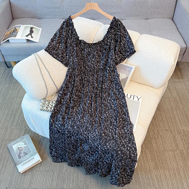 A Large-sized Women's Vintage Floral Square-neck Short-sleeved Dress, A New Summer Style A-line Dress That Makes You Look Slimming