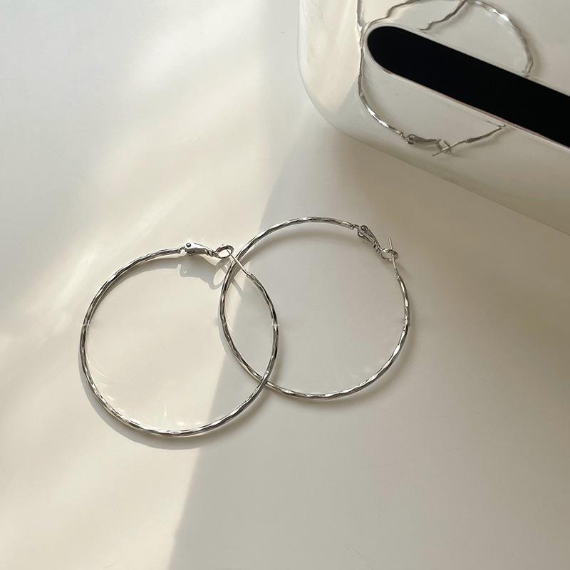 Korean Fashion Large Circle Wave Earrings for Women - Versatile, Chic, Temperate Style