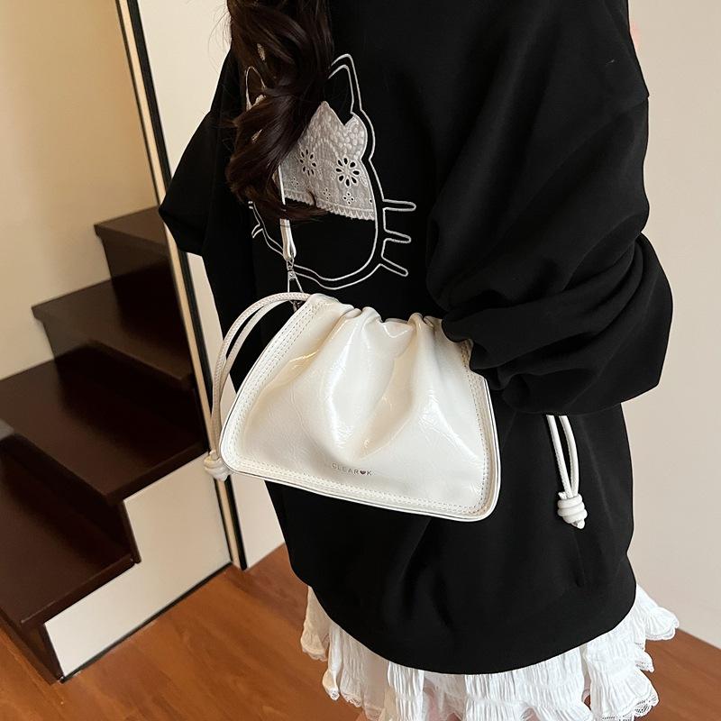 Fashion and popular bags New summer chain Niche shoulder bag Versatile messenger bucket bag
