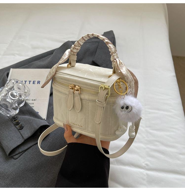 Versatile Box Bag New Popular Bag Women's Handheld Textured Messenger Small Square Bag
