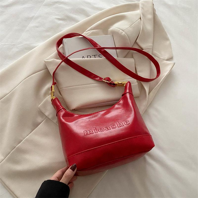 

2025 new popular super-hot shoulder bag niche trendy versatile messenger bag feeling Maillard hand bag women