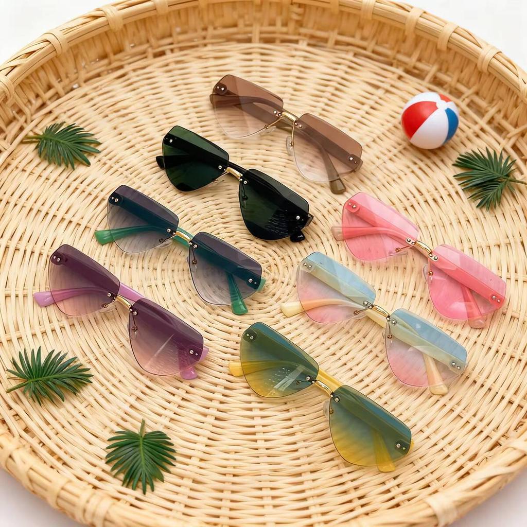 2026 Personality Trend Dopamine Color Ocean Lens Sunglasses New Children's Fashion Frameless Irregular