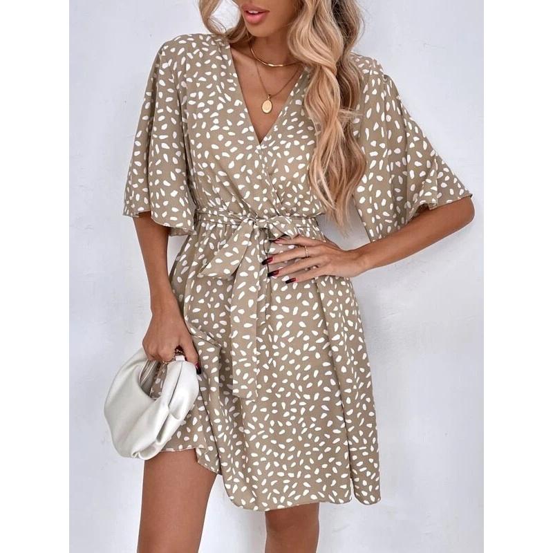 2026 Women's Spring/Summer New V-neck Short-sleeve Waist-cinching Dress