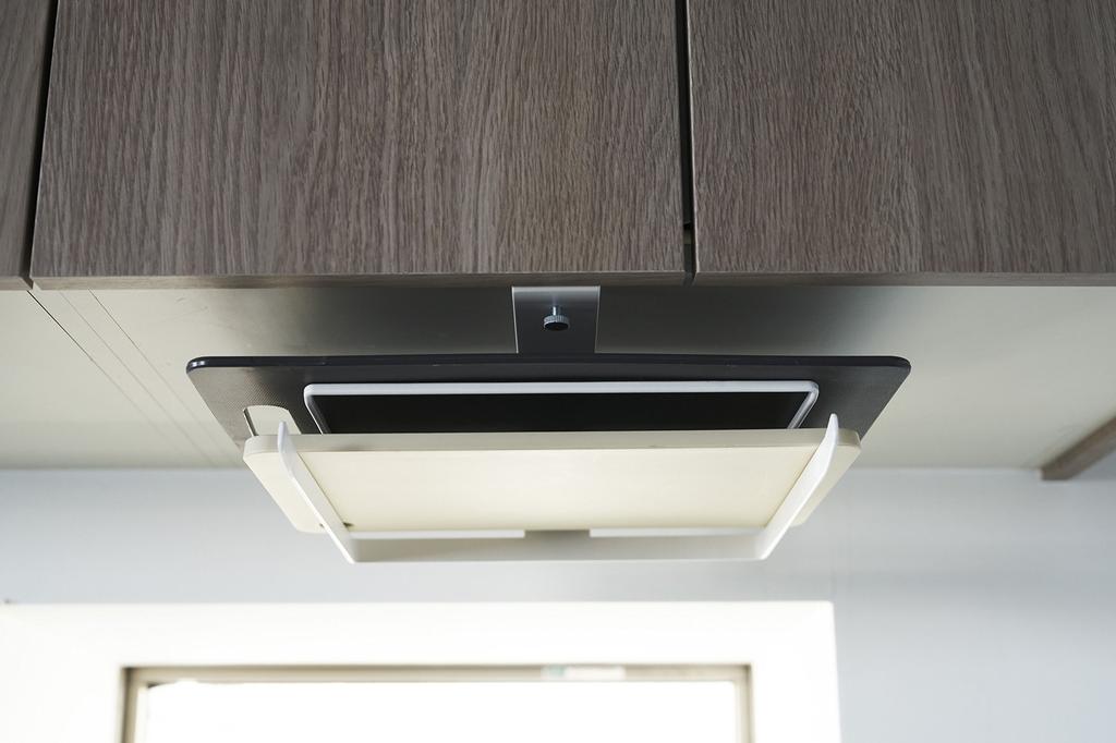 Yamazaki Jitsugyo Scandinavian Style Storage Cutting Board Storage Hanging Shelf Cutting Board Holder Plate White Plate 3571 Under-cupboard