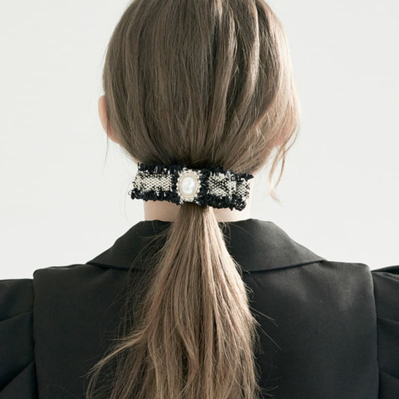 

BESTY Classic Tweed Pearl Hairpin Classic Tweed Pearl Hairpin - Black