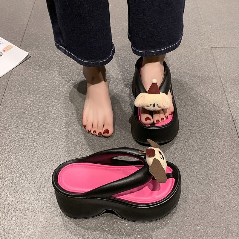 Versatile Thick Bottom Flip-flops Women 2025 New Summer Wear Internet Celebrities Cute Cartoon Height Women Cool Slippers