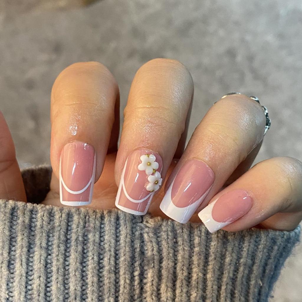 Short European Square Manicure Wearing White French Ins Small Clear Fresh Air Small Flower Love Valentine'S Day Sticker White