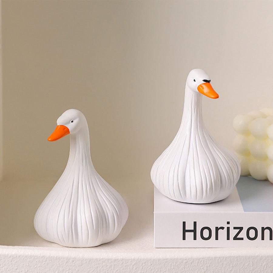 Cute Garlic Duck Desk Decor, Stress Relief Ornament for Calm Mood & Office Relaxation