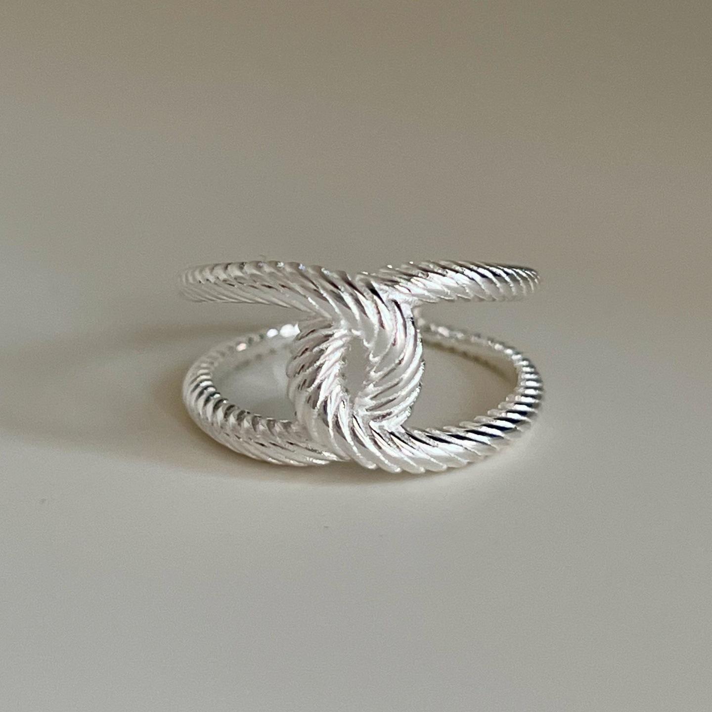 

Простое геометрическое открытое кольцо-кроссовер для женщин – Универсальное, модное и уникально разработанное. Adjustable Open