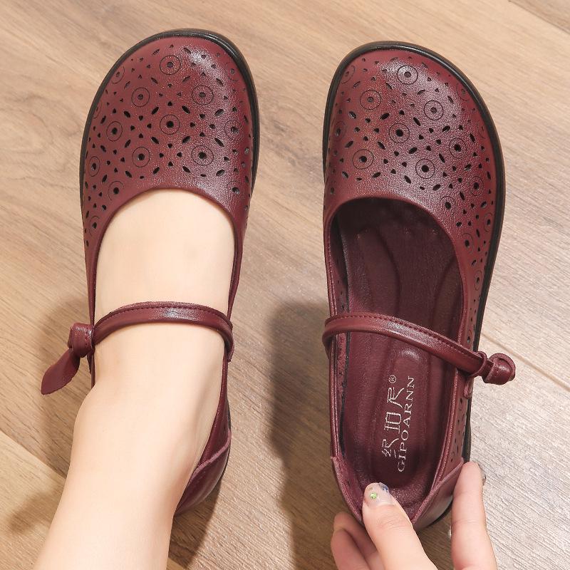 Summer Leather Sandals: Breathable, Non-Slip Soft Sole for Middle-Aged and Elderly Women