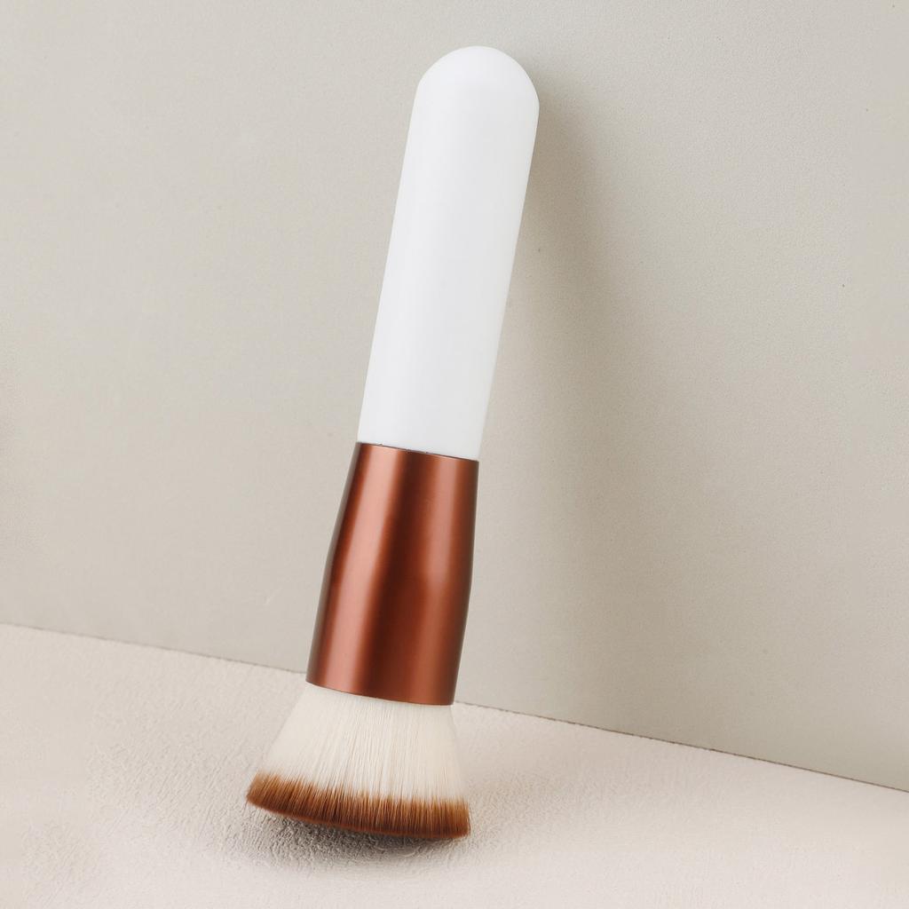 Large Flat Head Foundation Brush Soft Wood Handle Seamless Concealer Face Beauty Tool for BB Cream Liquid Makeup