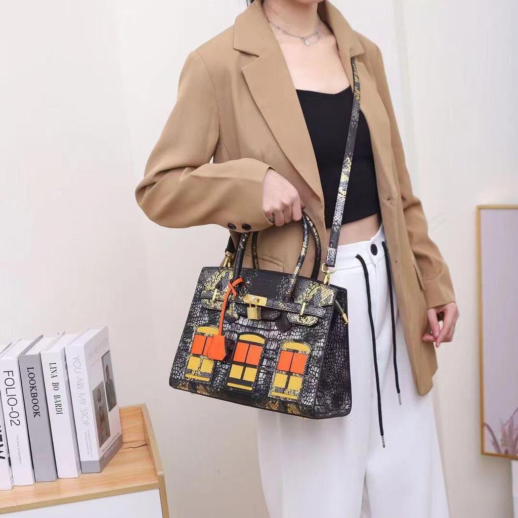 2025 Fashionable Large-Capacity Women's Handbag: Versatile Shoulder & Crossbody Bucket Bag in New Colors