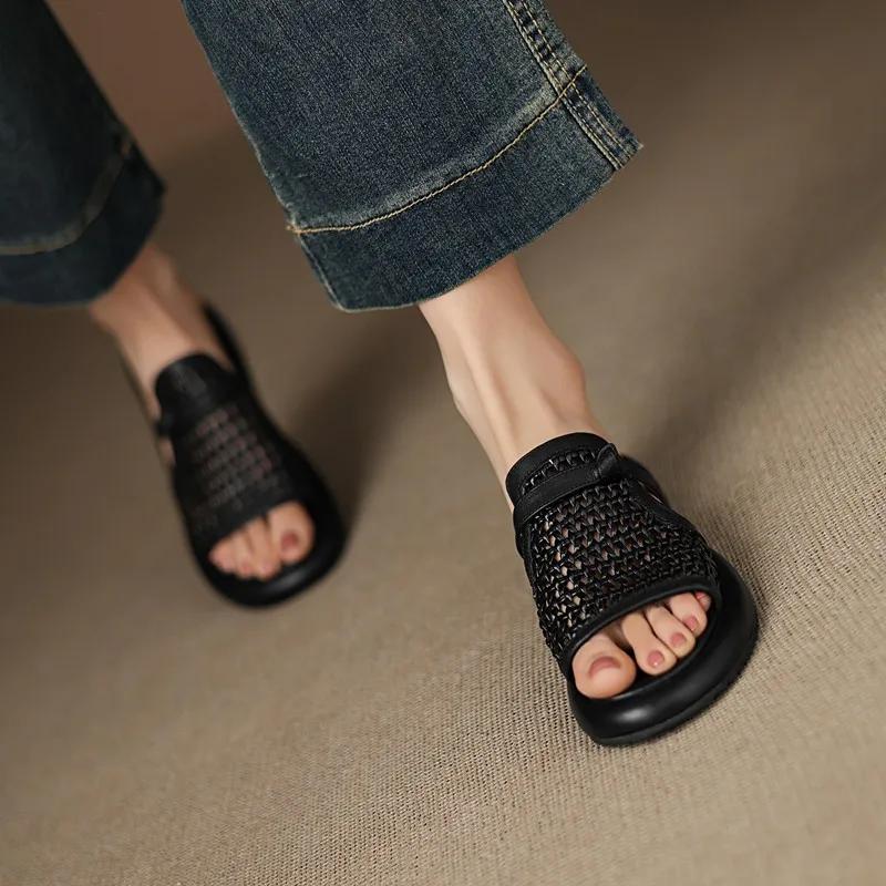 Shoes for Women 2025 New Summer Outdoor Hollow Out Peep Toe Women's Slippers Casual Versatile Flat Bottom Beach Slippers Women