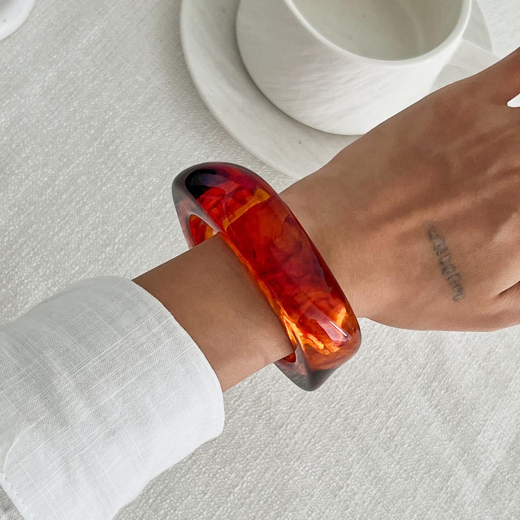 Retro Ice Transparent Smudged Acrylic Bracelet Female, Exaggerated Irregular Metal Cut Face Wide Bracelet