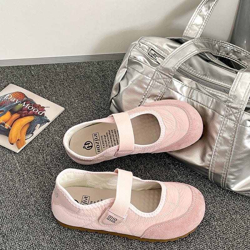 Retro white French ballet style flat bottom shallow mouth single shoes women's summer 2025 new inner height increase versatile Mary Jane shoes
