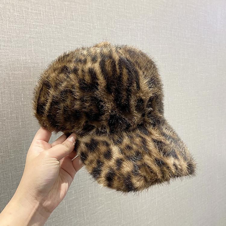 

Плюшевая кепка с леопардовым принтом женская осенне-зимняя утолщенная теплая для выхода на улицу универсальная модная бейсболка маленькая шапка, подчеркивающая лицо adult adjustable