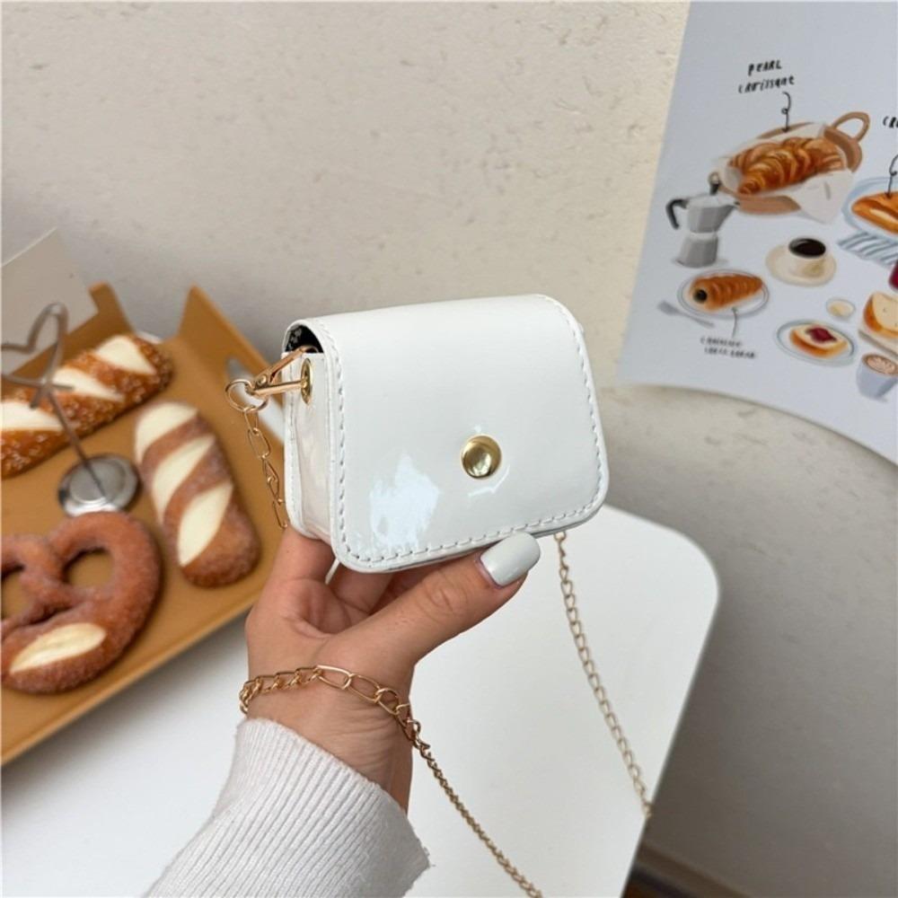 1PC Mini Saddle Crossbody Bag Chain Strap Crossbody Design Tiny Coin Purse Shoulder Strap Compact Shape Mini Saddle Bag
