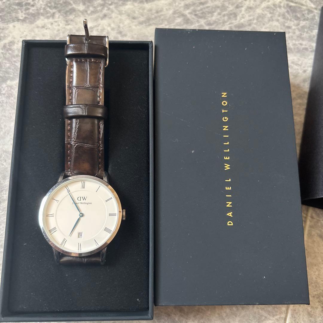 Used Daniel Wellington watch leather strap new unused