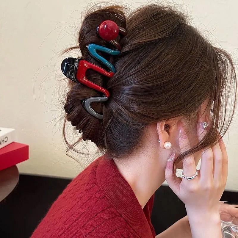 Advanced Sense 2025 Cute Cartoon Shark Claw Hair Clip - Large Size Bun Clip for Women